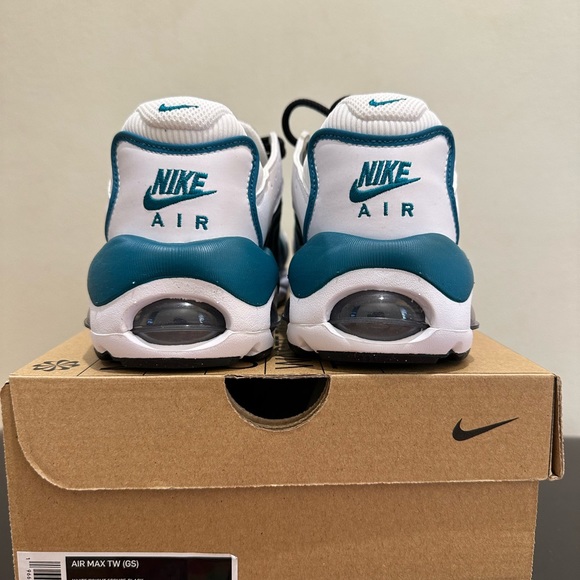 NIB $130 BIG KIDS' NIKE AIR MAX TW CASUAL SHOES - Picture 7 of 7
